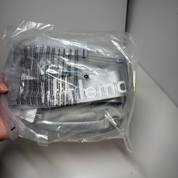 Lululemon Everywhere Belt Bag 1L Silver with White Wordmark - Picture 2 of 3